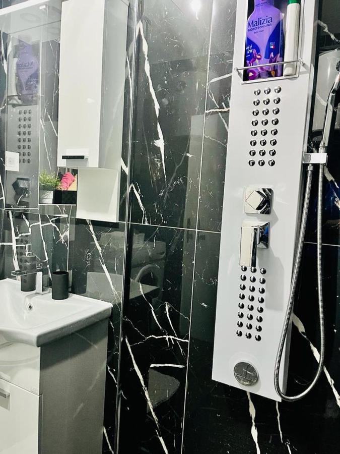 Stan Na Dan Kozarska Dubica Apartment Bosanska Dubica Luaran gambar