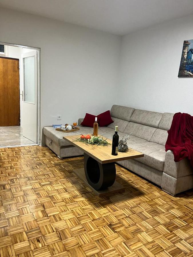 Stan Na Dan Kozarska Dubica Apartment Bosanska Dubica Luaran gambar