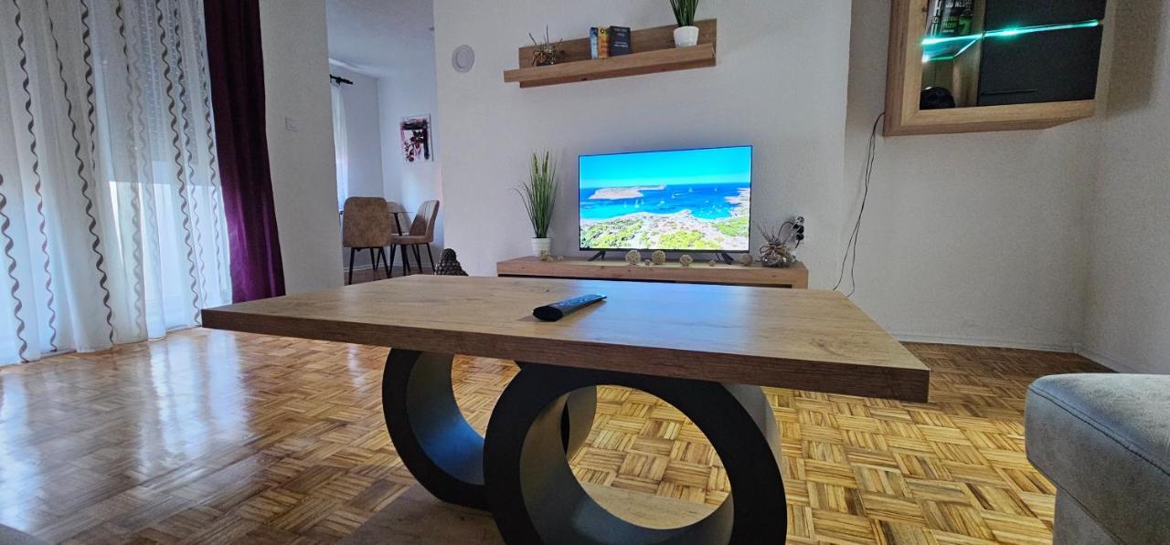 Stan Na Dan Kozarska Dubica Apartment Bosanska Dubica Luaran gambar