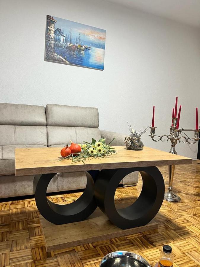 Stan Na Dan Kozarska Dubica Apartment Bosanska Dubica Luaran gambar