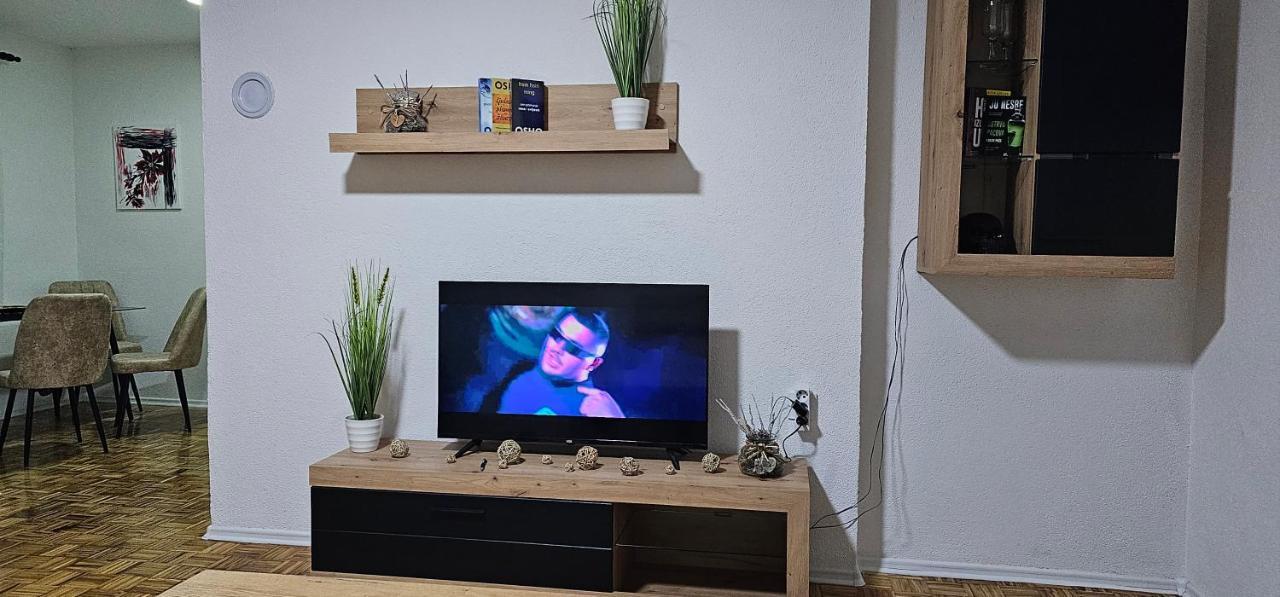 Stan Na Dan Kozarska Dubica Apartment Bosanska Dubica Luaran gambar
