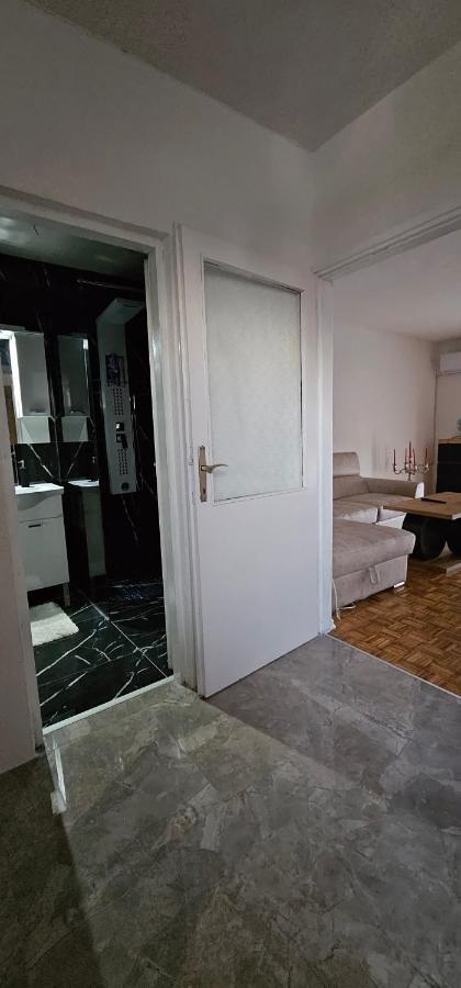 Stan Na Dan Kozarska Dubica Apartment Bosanska Dubica Luaran gambar