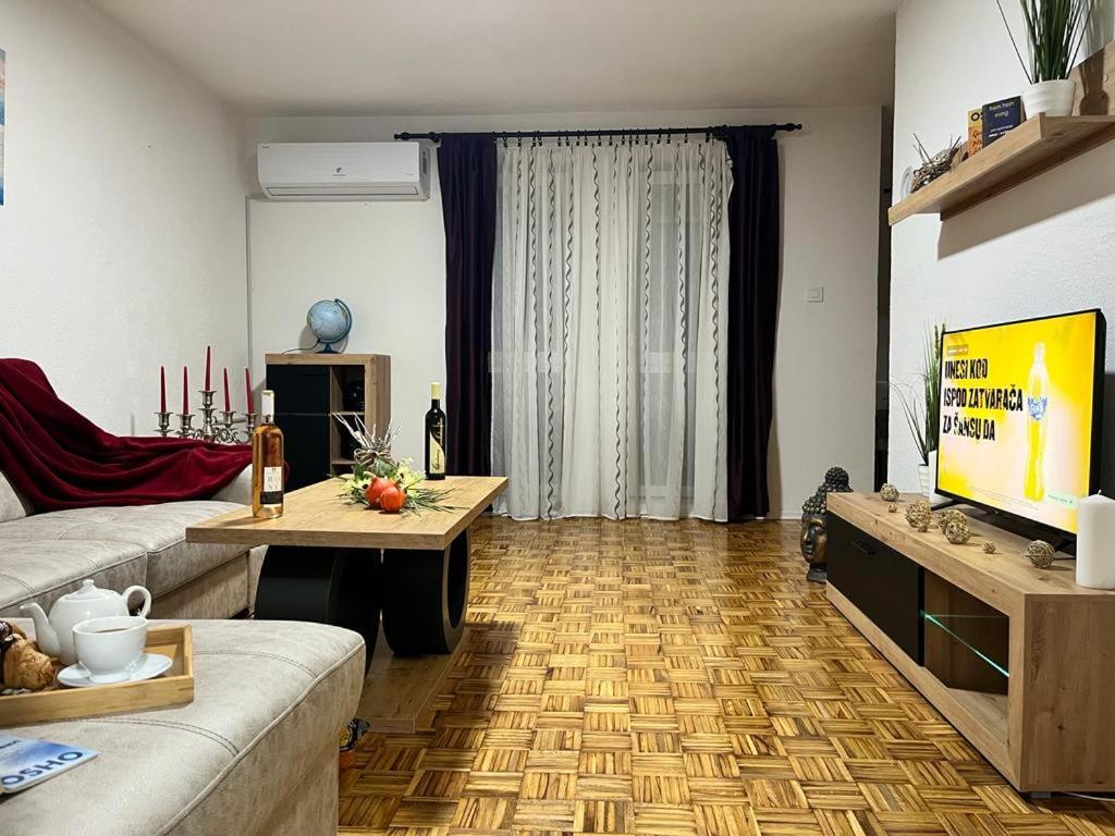 Stan Na Dan Kozarska Dubica Apartment Bosanska Dubica Luaran gambar